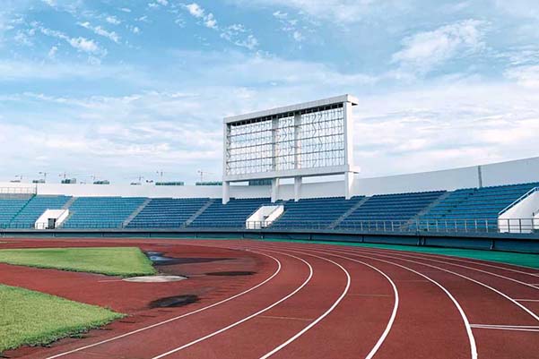 How much of an advantage should athletic equipment provide before it is banned?
